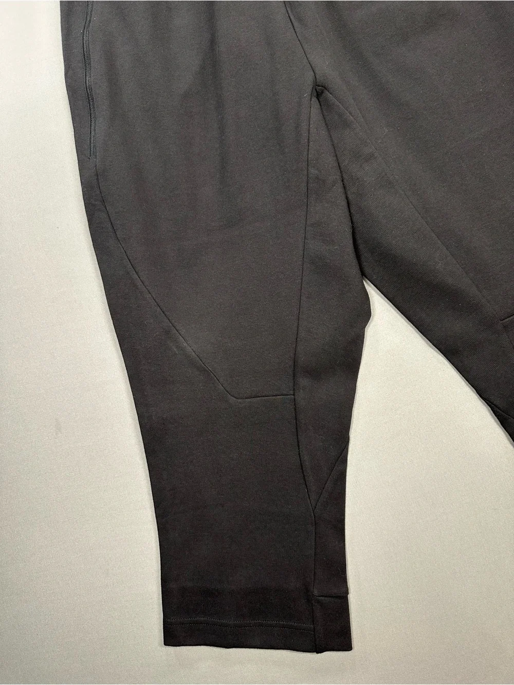 Adidas Guru Pant Joggers, 3/4-Length Crop Training Pants/Joggers - Mens Medium